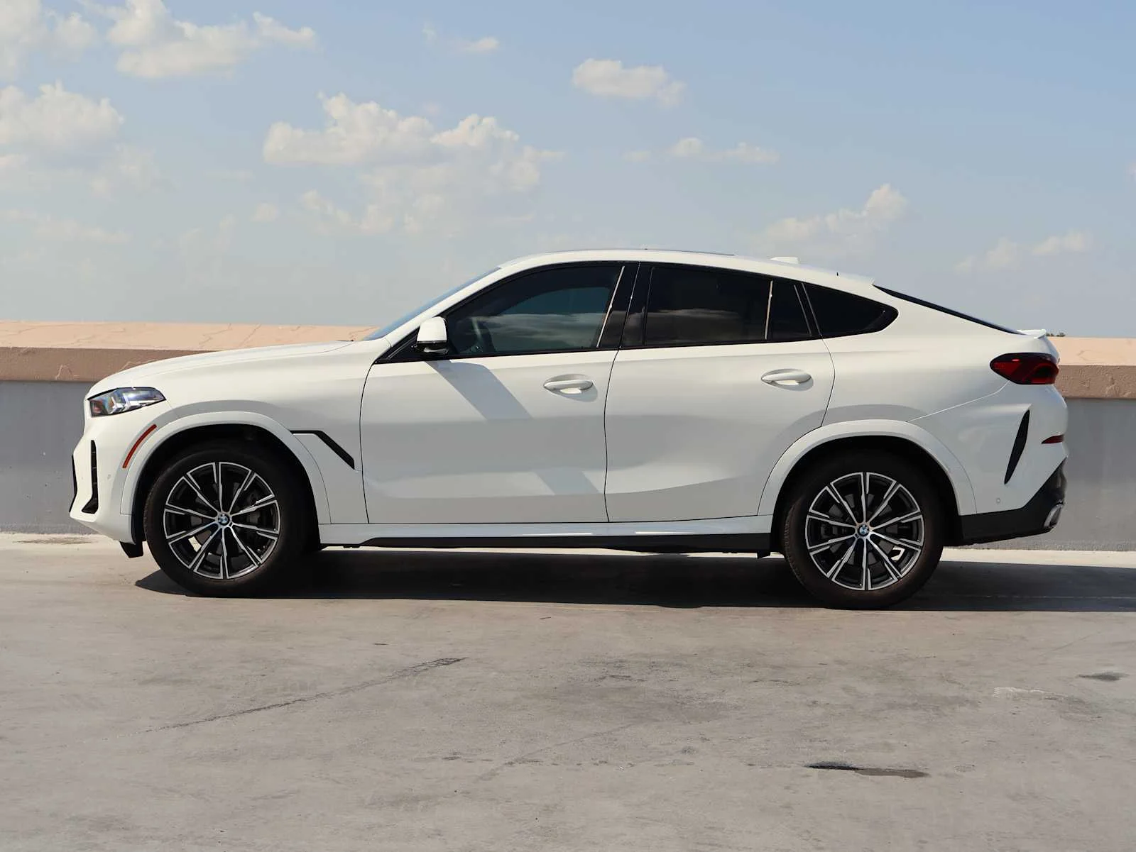 5UX33EX05R9V11654