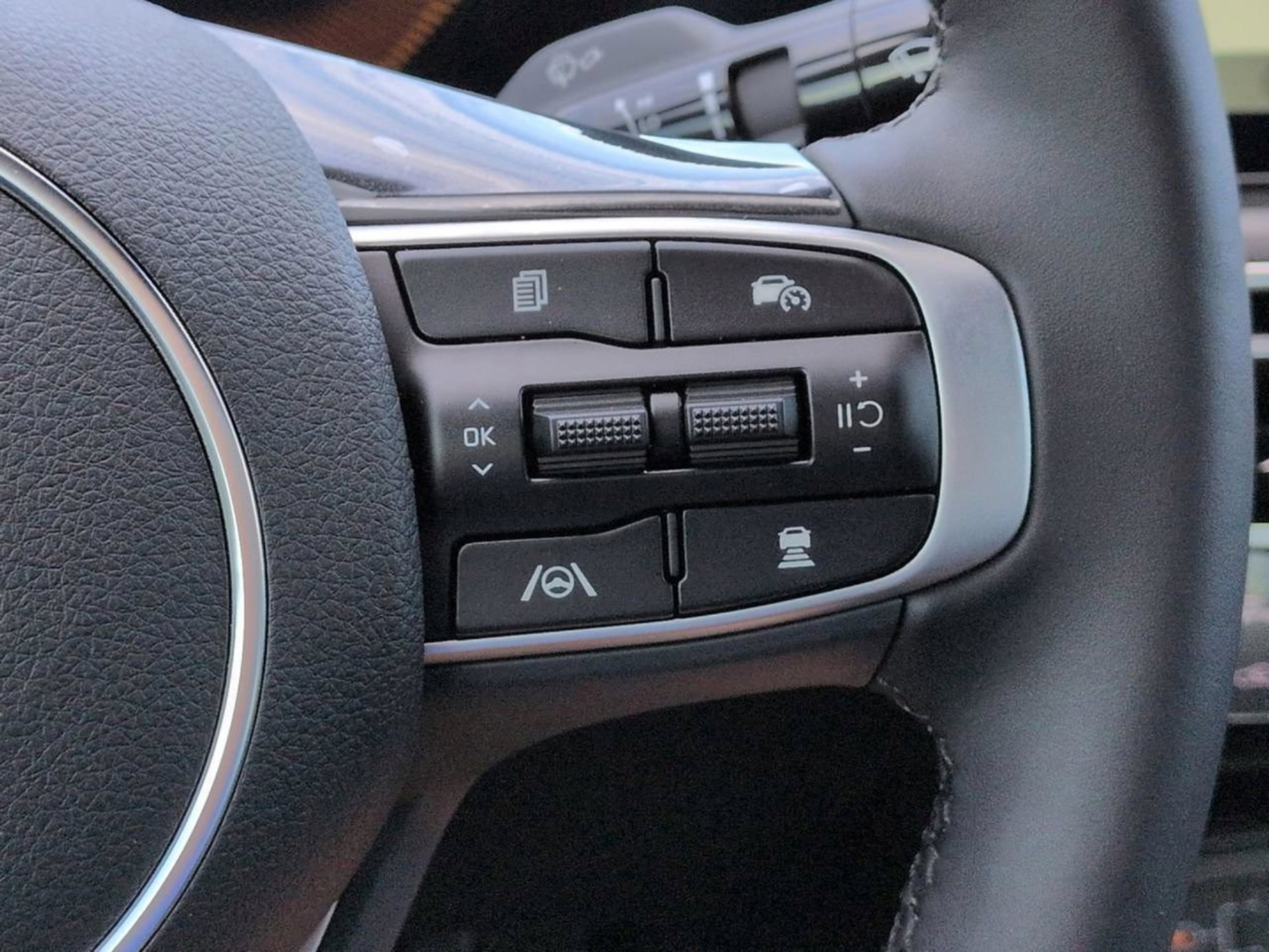 New 2026 Snow White Pearl Kia GT-Line AWD image 30