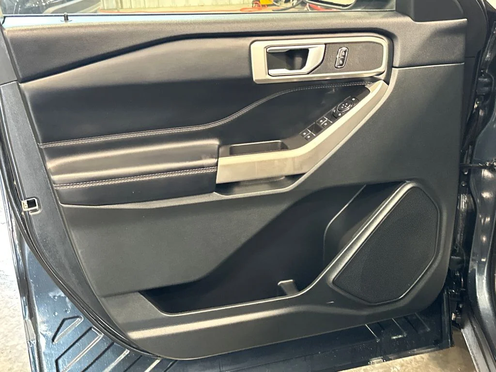 Used 2023 Blue Ford XLT image 25