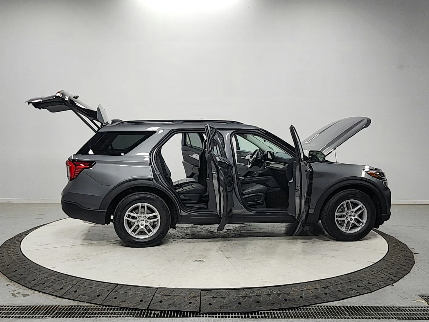 New 2026 Gray Ford Active image 16