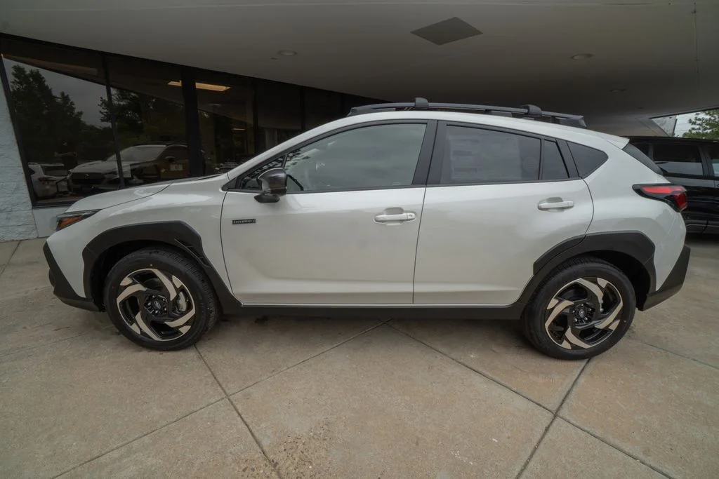 New 2026 CRYSTAL WHITE PEARL Subaru Limited Hybrid image 4