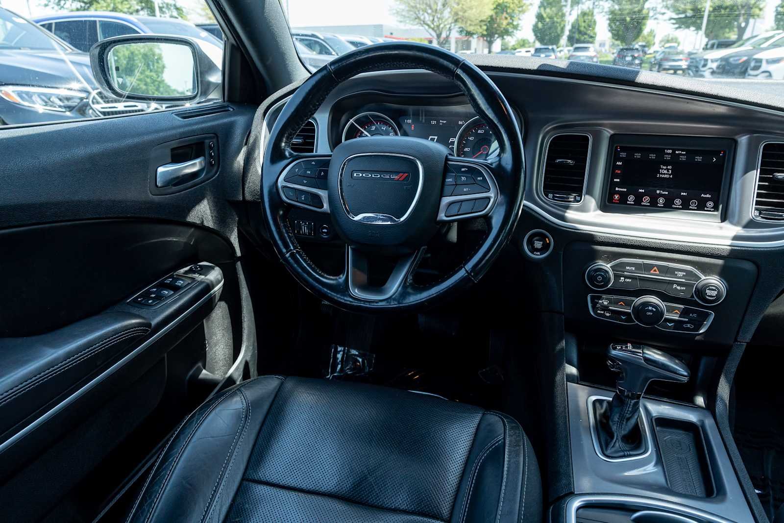 Used 2022 White Knuckle Clearcoat Dodge SXT image 10