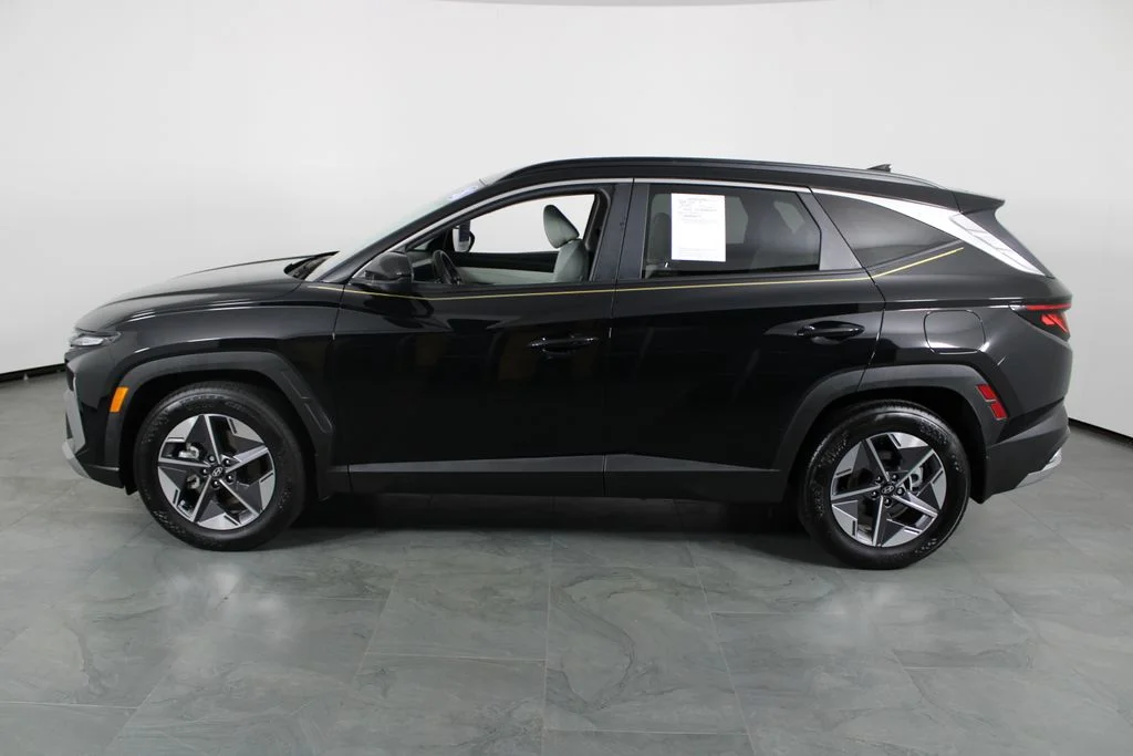 Used 2026 Black Hyundai SEL image 12