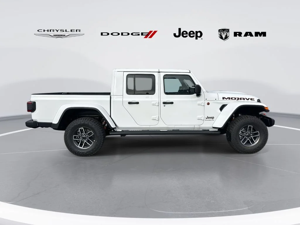 New 2026 White Jeep Mojave image 2