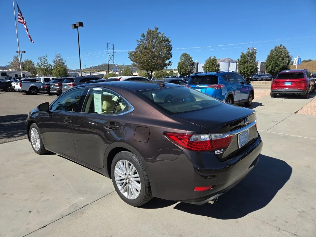 Used 2013 Red Lexus 350 image 8
