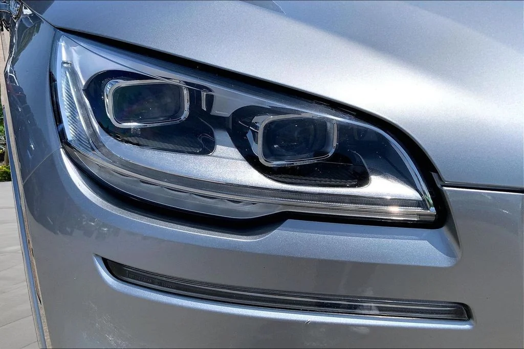 Used 2022 Silver Lincoln Reserve image 31