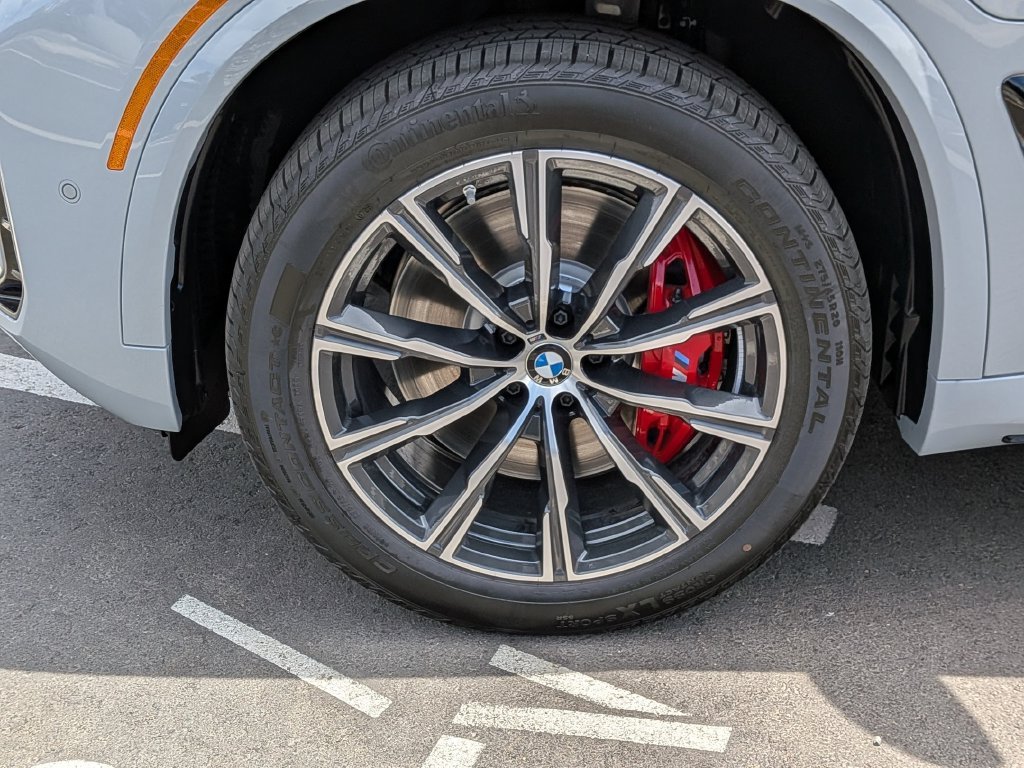 Used 2026 Gray BMW xDrive50e image 27