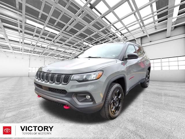 Used 2024 Gray Jeep Trailhawk image 8