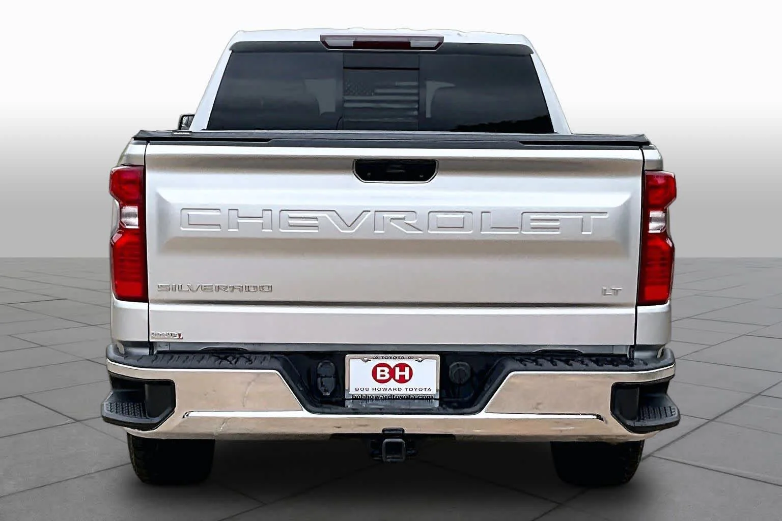 Used 2020 Silver Ice Metallic Chevrolet LT image 5
