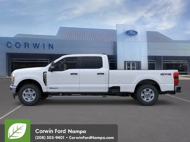 New 2026 Oxford White Ford XLT image 4