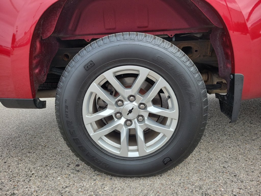 Used 2019 CAJUN RED TINTCOAT Chevrolet RST image 5
