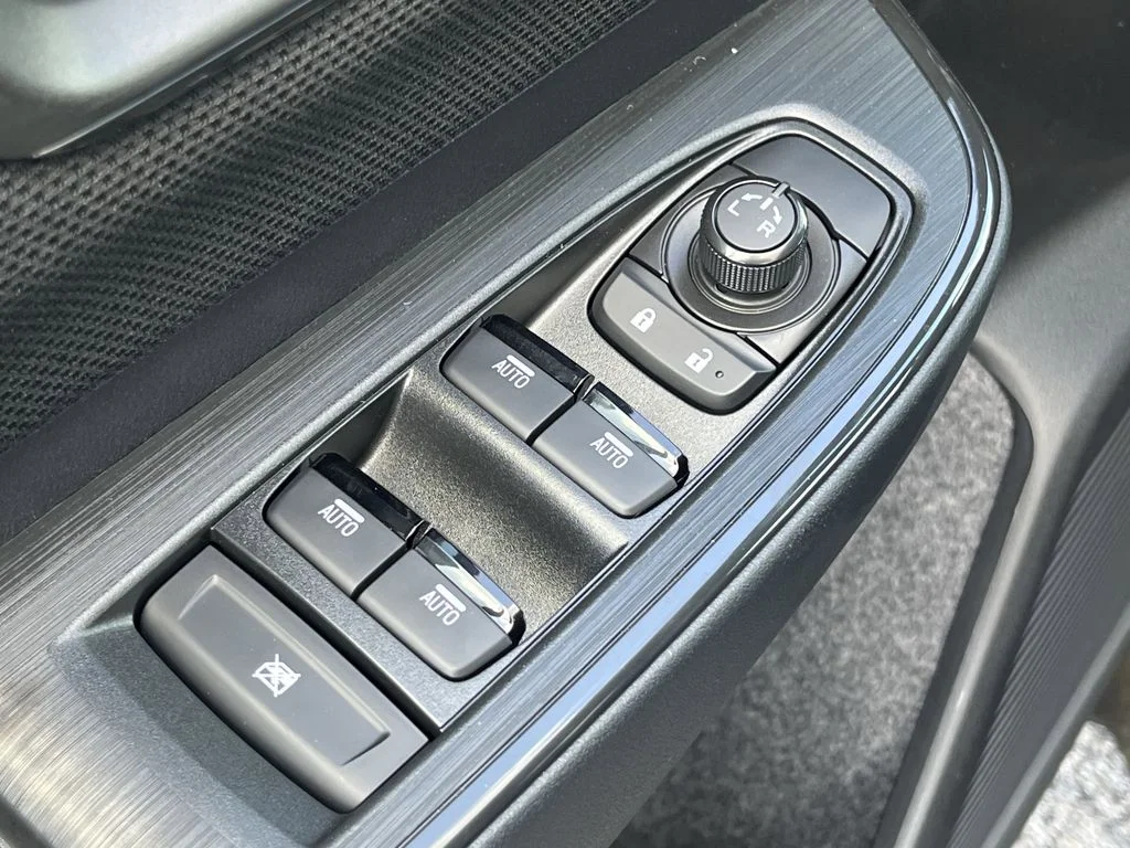 New 2026 CRYSTAL BLACK SILICA Subaru Premium image 18
