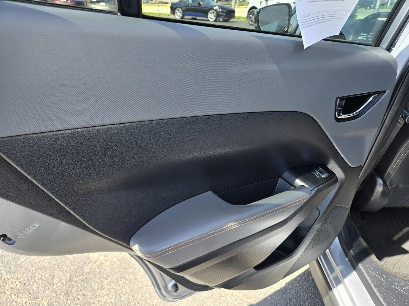 Used 2025 Ice Silver Metallic Subaru Limited image 37