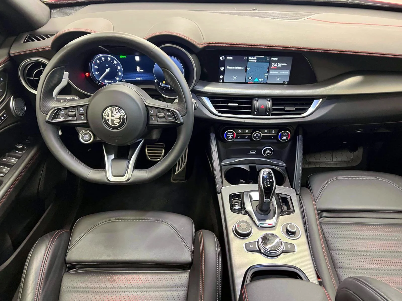 2025 Alfa Romeo Stelvio Special Edition - Photo 13