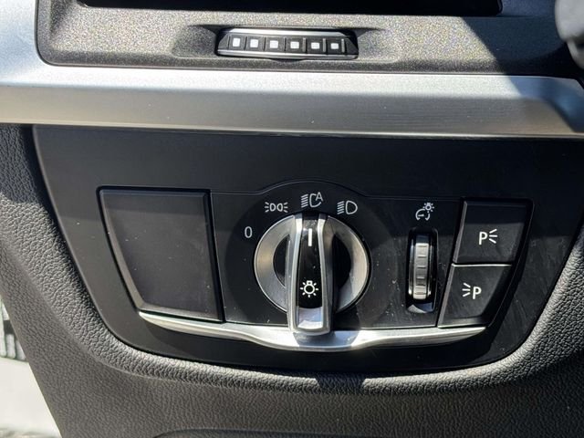 Used 2023 White BMW xDrive30i image 20