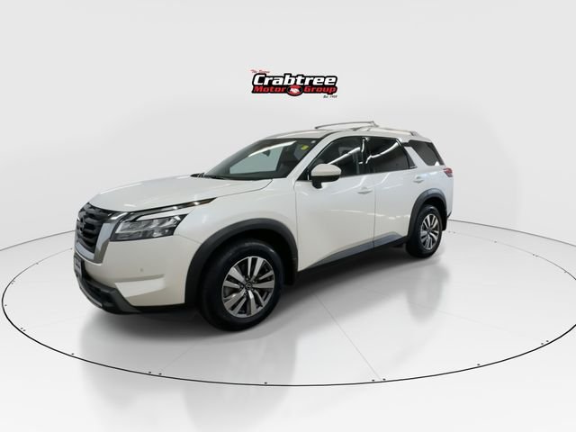 Used 2023 White Nissan SL image 3