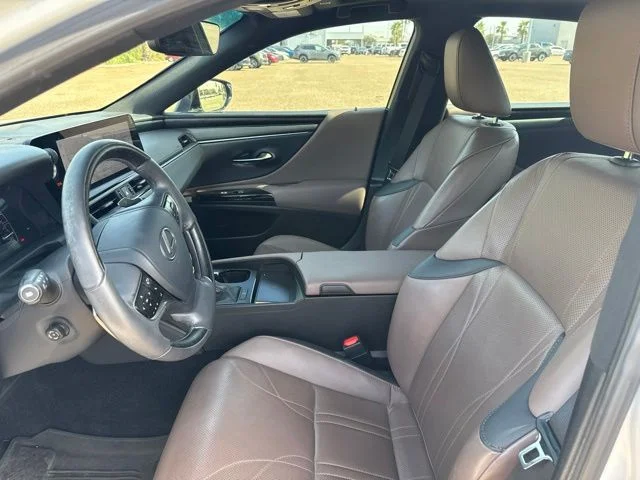 Used 2024 White Lexus 350 Luxury image 9
