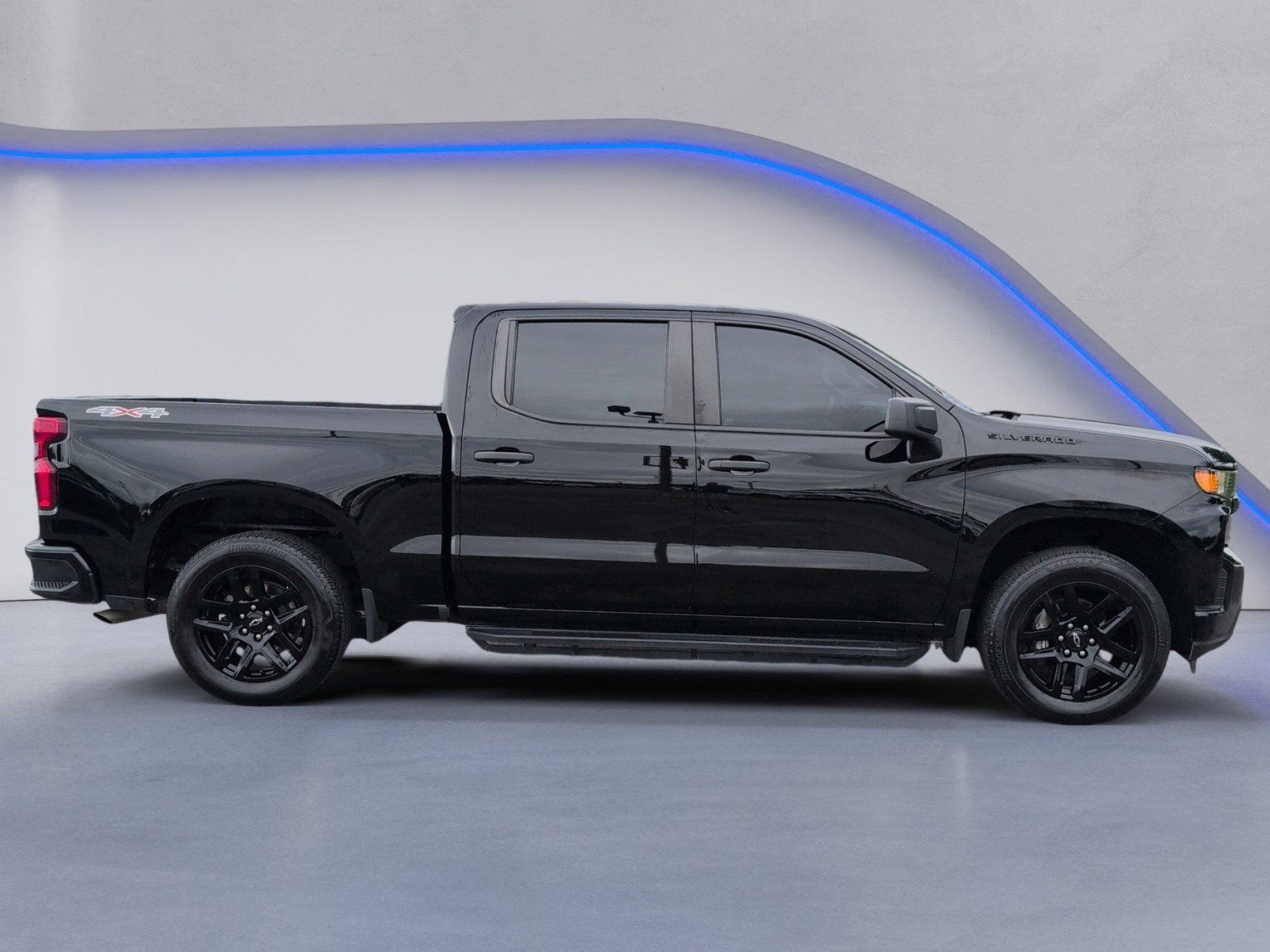 Used 2022 Black Chevrolet Custom image 12
