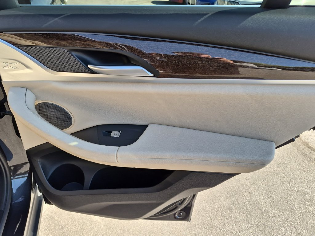 Used 2023 Gray BMW xDrive30i image 19