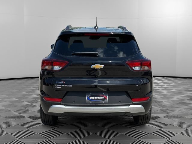 New 2026 Mosaic Black Metallic Chevrolet LT image 4