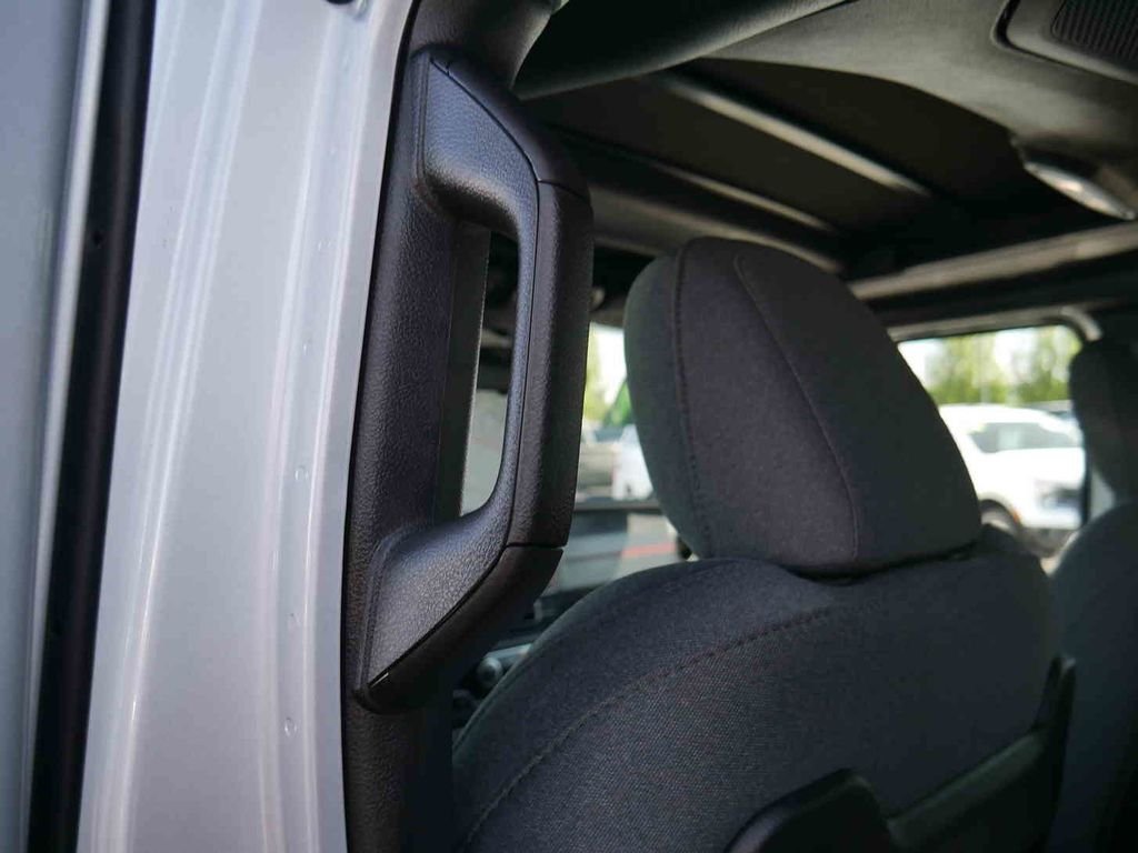 Used 2024 Silver Jeep Rubicon image 17