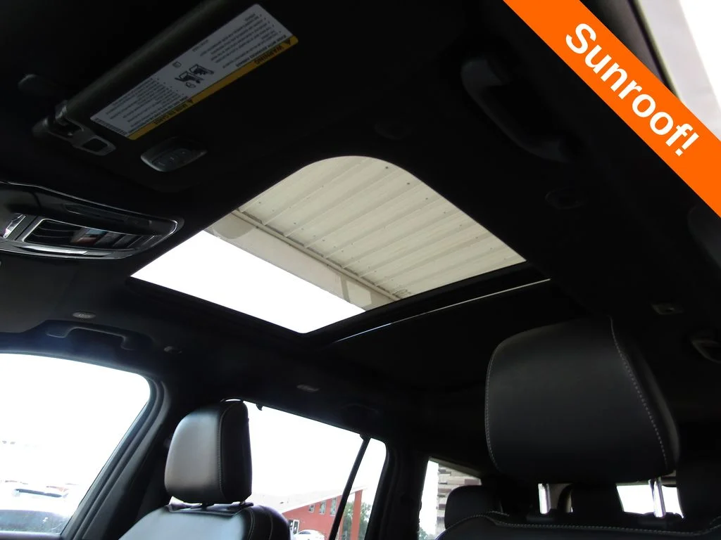 Used 2024 Bright White Clearcoat Jeep Limited image 9