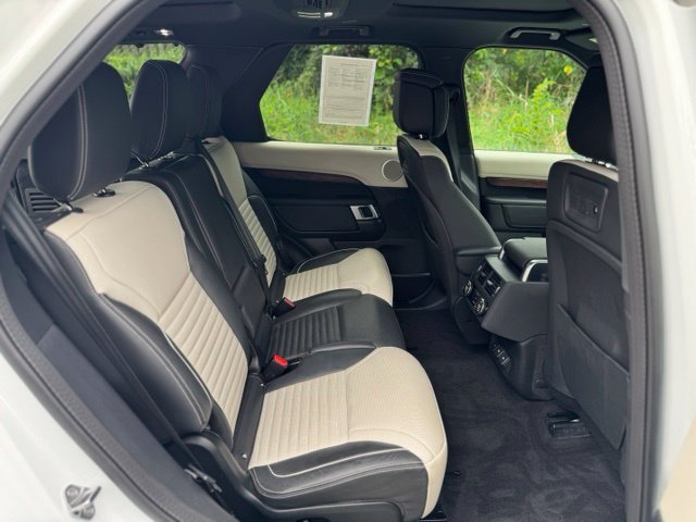 Used 2024 Fuji White Land Rover Dynamic SE image 17