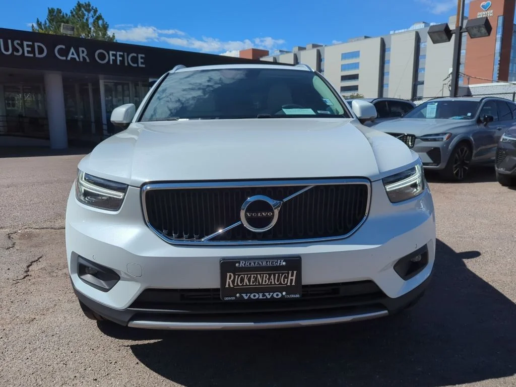 Used 2021 White Volvo Momentum image 2