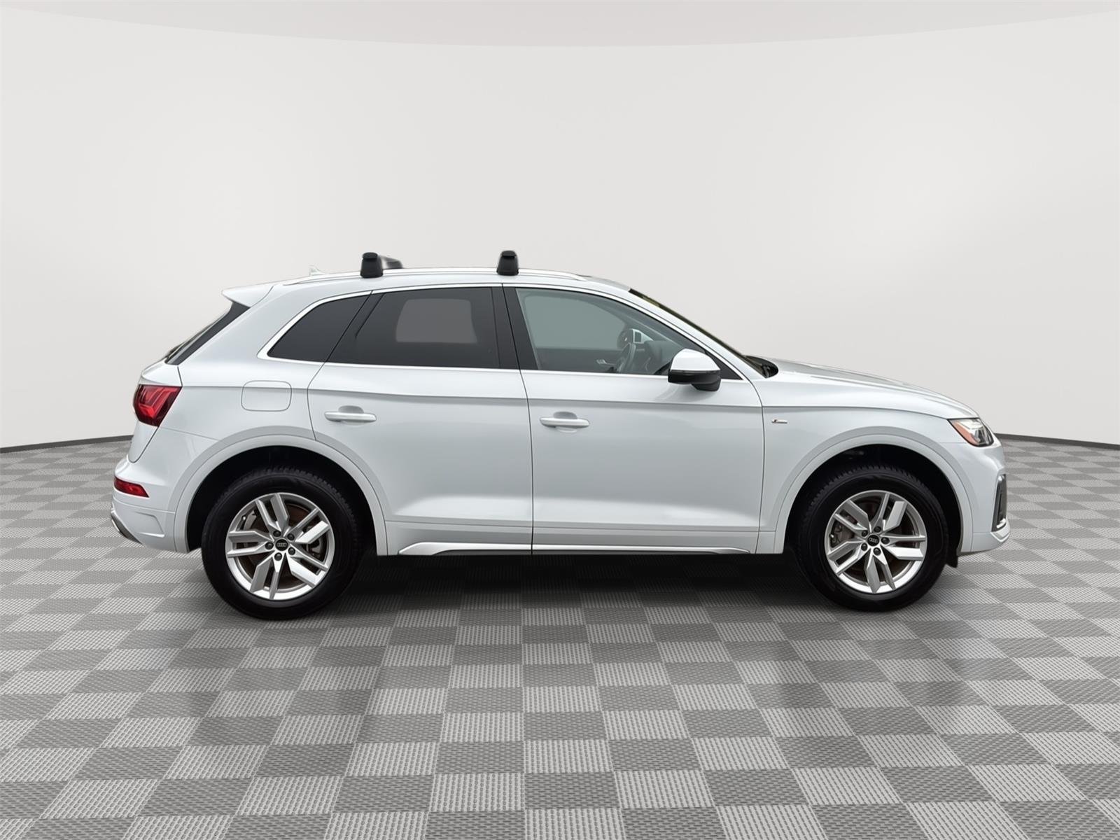 Used 2022 Glacier White Metallic Audi S line Premium image 4