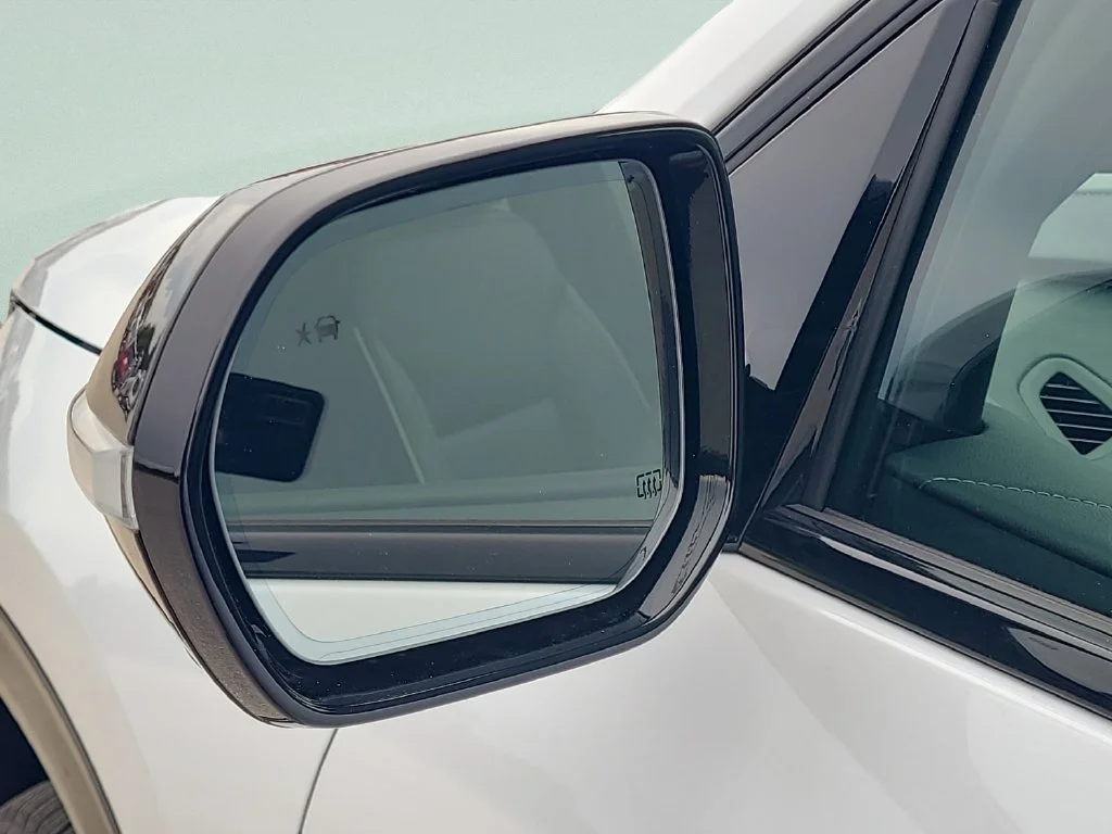 New 2027 Iridescent White Tricoat Buick Sport Touring image 26