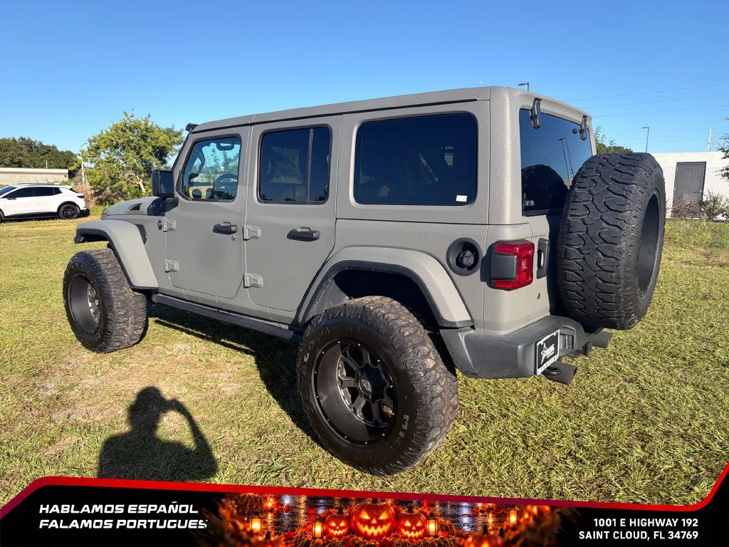 Used 2018  Jeep Sport S image 3