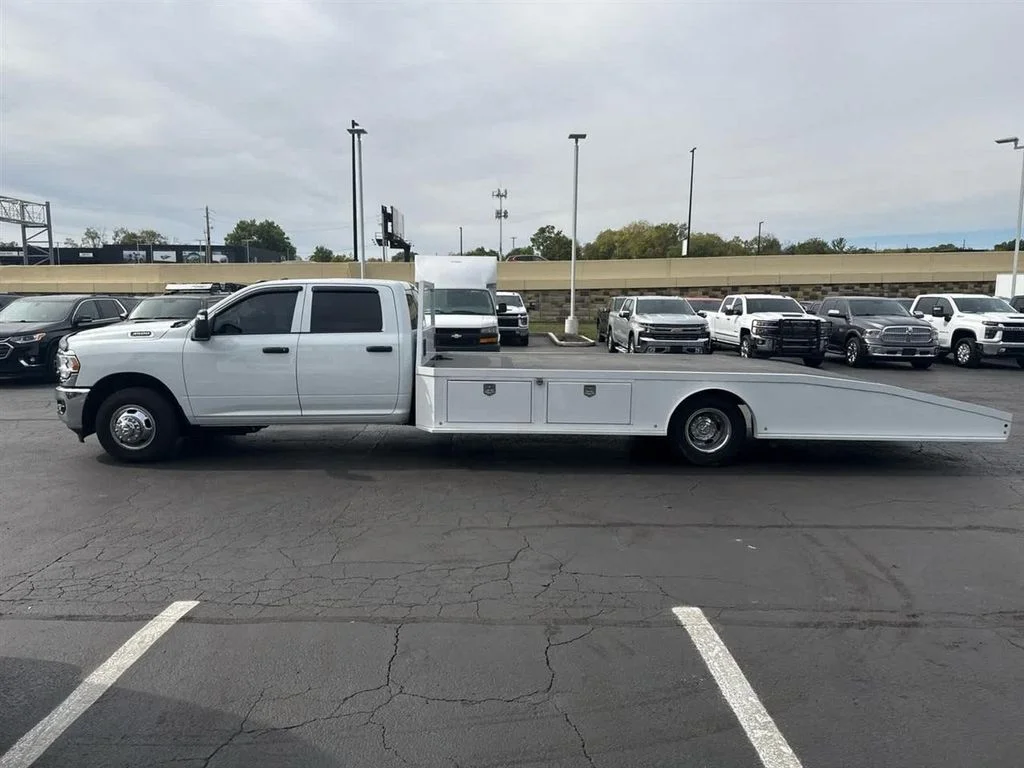 2024 RAM 3500 Tradesman Crew Cab LWB's photo