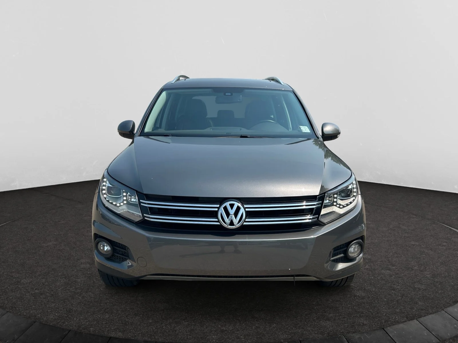 Used 2017 Silver Volkswagen Highline image 8