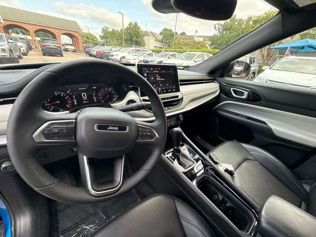Used 2025 Blue Jeep Limited image 15
