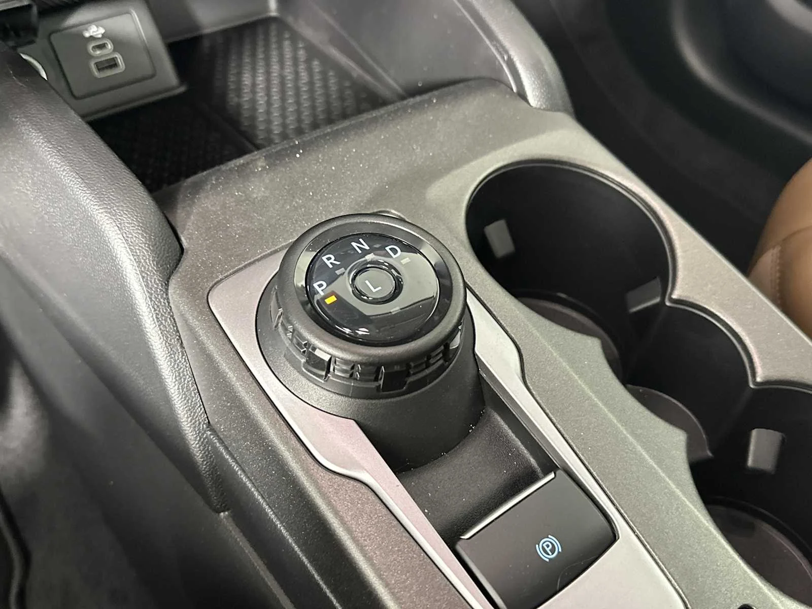 New 2026 Azure Gray Metallic Tri-Coat Ford Outer Banks image 34