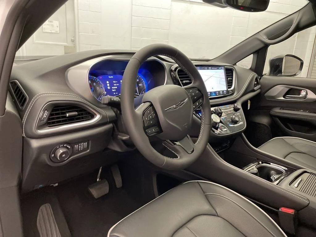New 2026 White Chrysler Limited image 17
