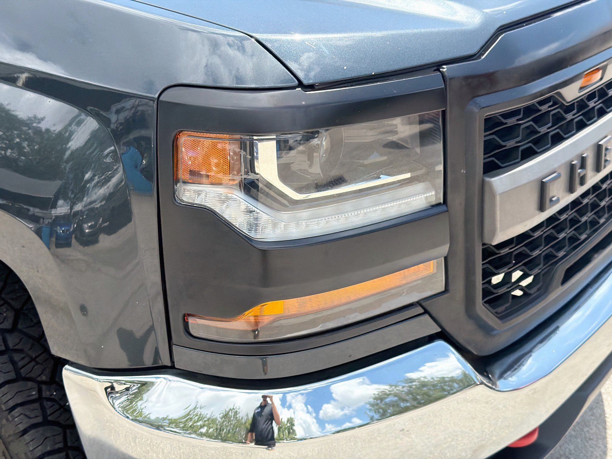 Used 2018 Graphite Metallic Chevrolet LT image 33