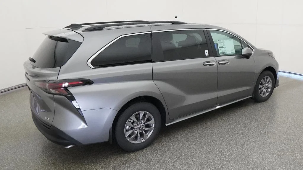 New 2026 Heavy Metal Toyota XLE image 18