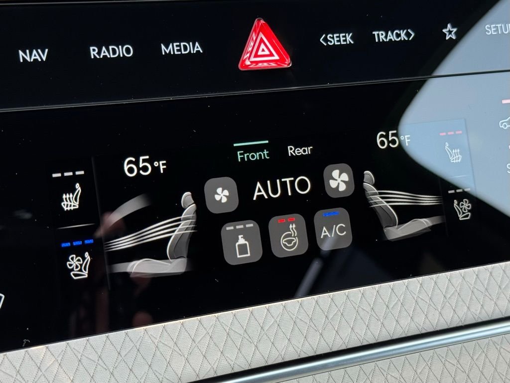 2025 GENESIS GV80 Prestige - Photo 38