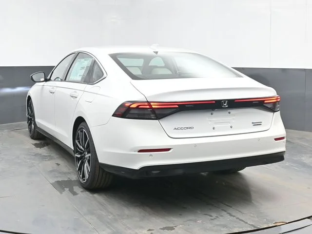 New 2026 Platinum White Pearl Honda Touring Hybrid image 10