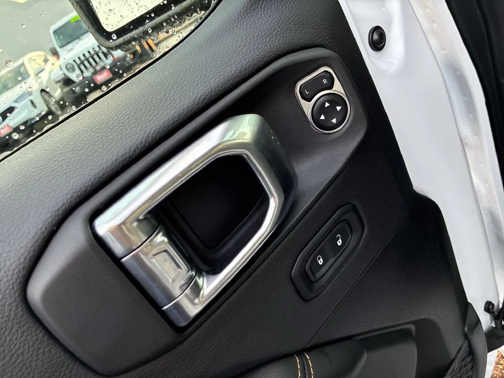 Used 2026 White Jeep Sahara image 27