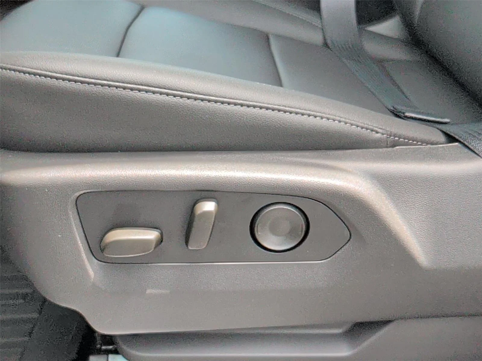 New 2026 Onyx Black GMC SLT image 12