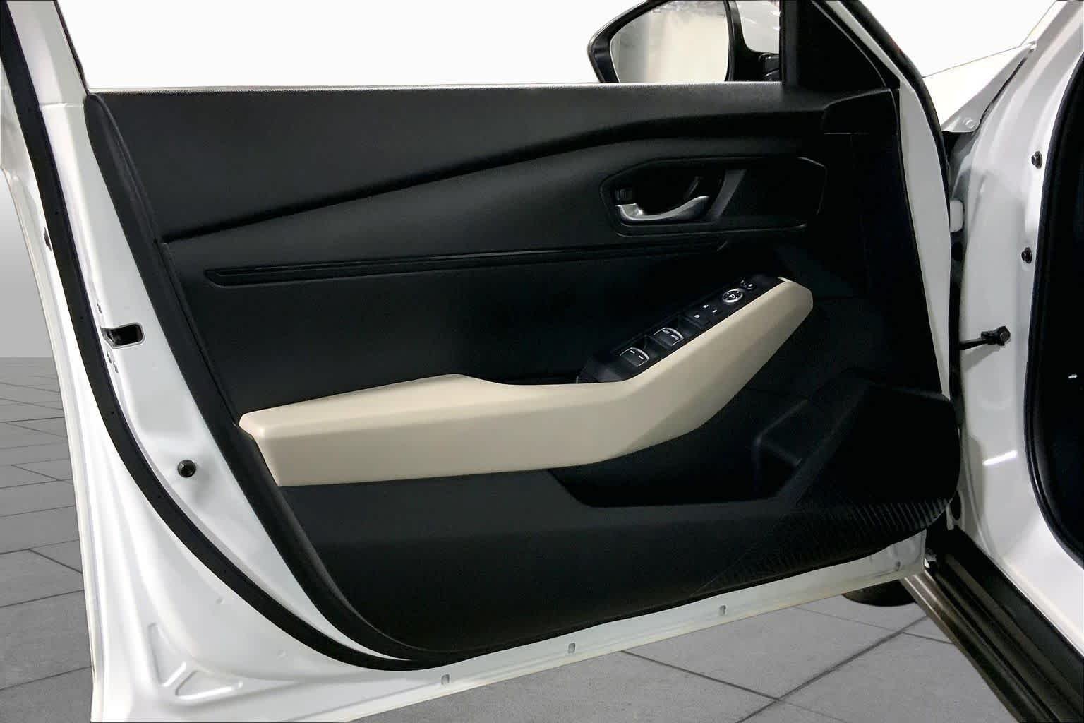 Used 2023 Platinum White Pearl Honda LX image 22