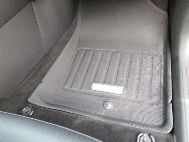 Used 2025 White Kia SX image 34