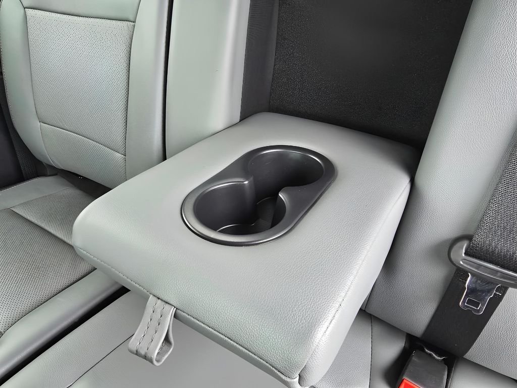 Used 2022 Antimatter Blue Metallic Ford LARIAT image 30