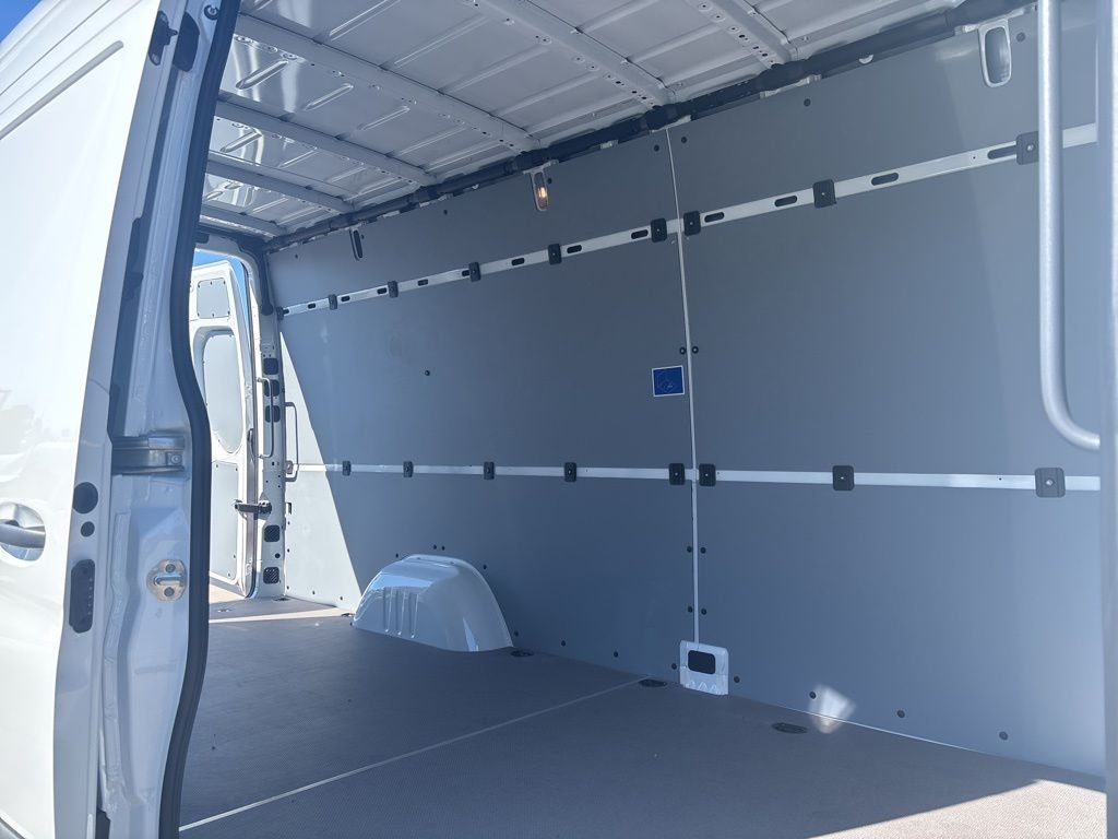 New 2026 Arctic White Mercedes-Benz Cargo 170 WB image 21