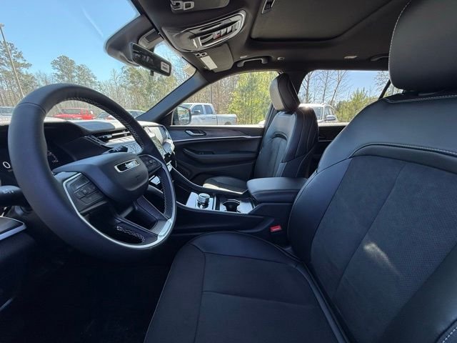 New 2026 Velvet Red Pearl-Coat Exterior Paint Jeep Laredo image 9