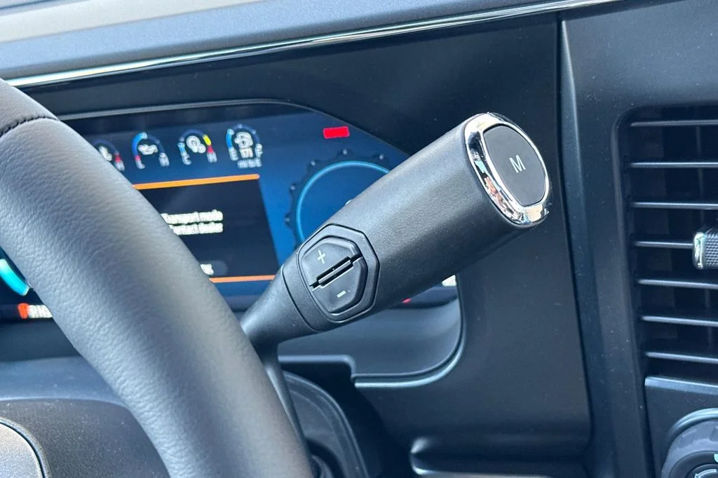 New 2025 Oxford White Ford F-250® Lariat® image 21