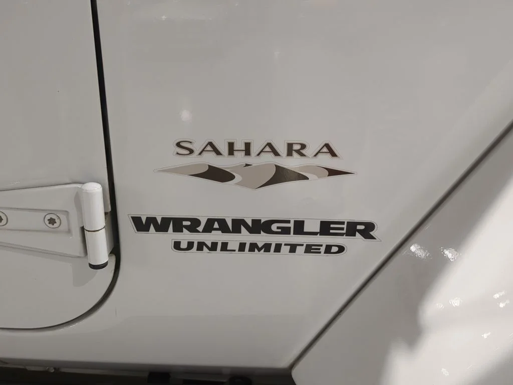 Used 2016 White Jeep Unlimited Sahara image 8