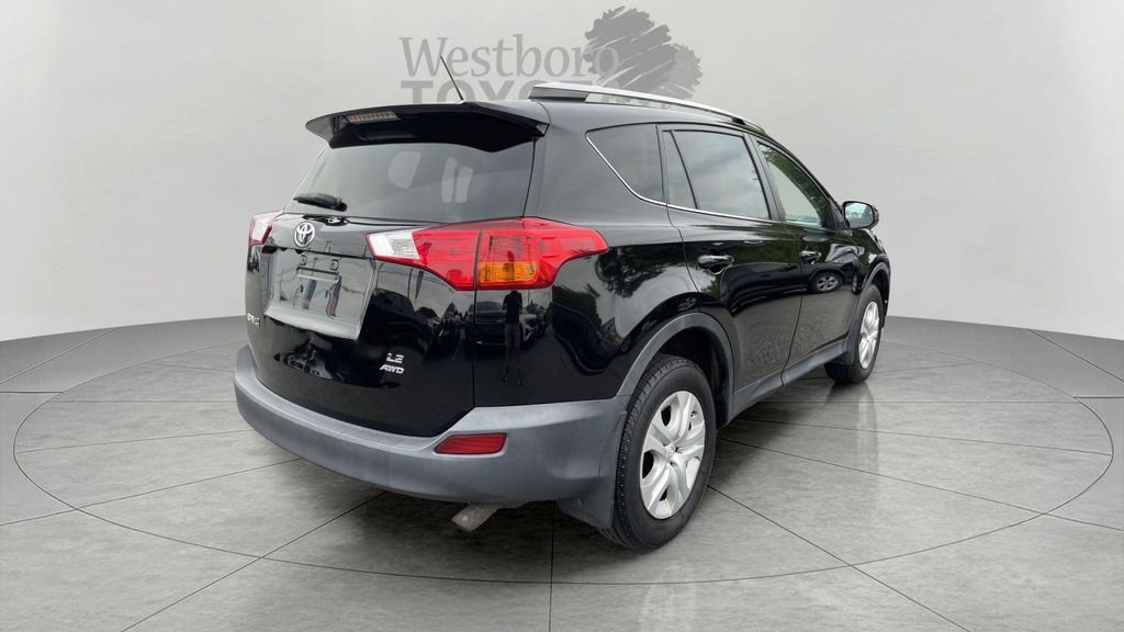 Used 2015 Black Toyota LE image 6